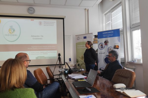 Presentations on project results: WP4 - Development of innovative methods for isolating bioactive compounds from by-products and waste of the oil industry using natural deep eutectic solvents (NADES).  - dr. Aleksandra Grudniewska, UPWr