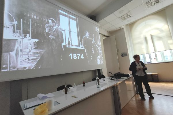 Maria Elisabetta Brenna (POLIMI) - The Wonders of Vanilla